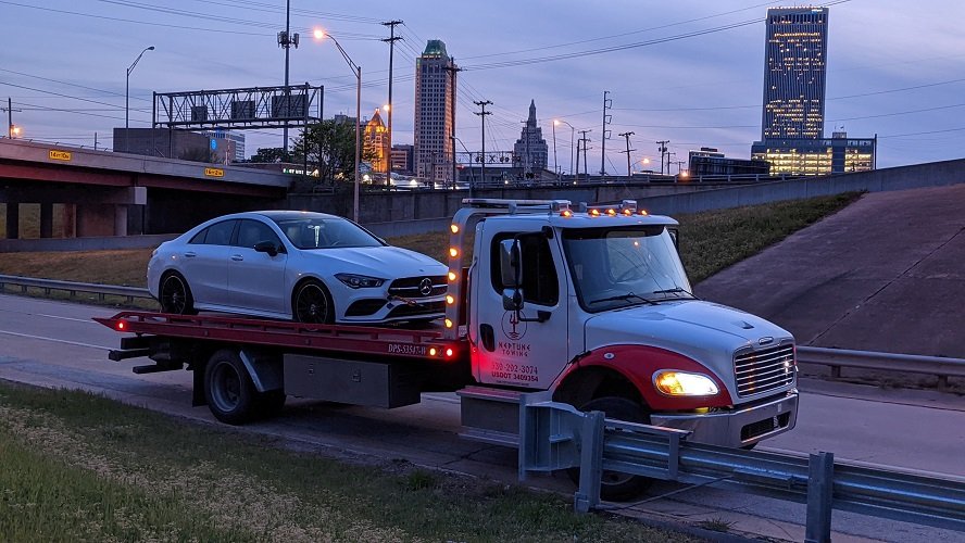 NEPTUNE, THE BEST TOWING IN TULSA, OK OPERATING 24HOURS A DAY OFFERS ROADSIDE ASSISTANCE TO STRANDED DRIVERS